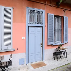 comfortable-silent-and-charming-loft-by-the-navigli.italymilanhotels.net/